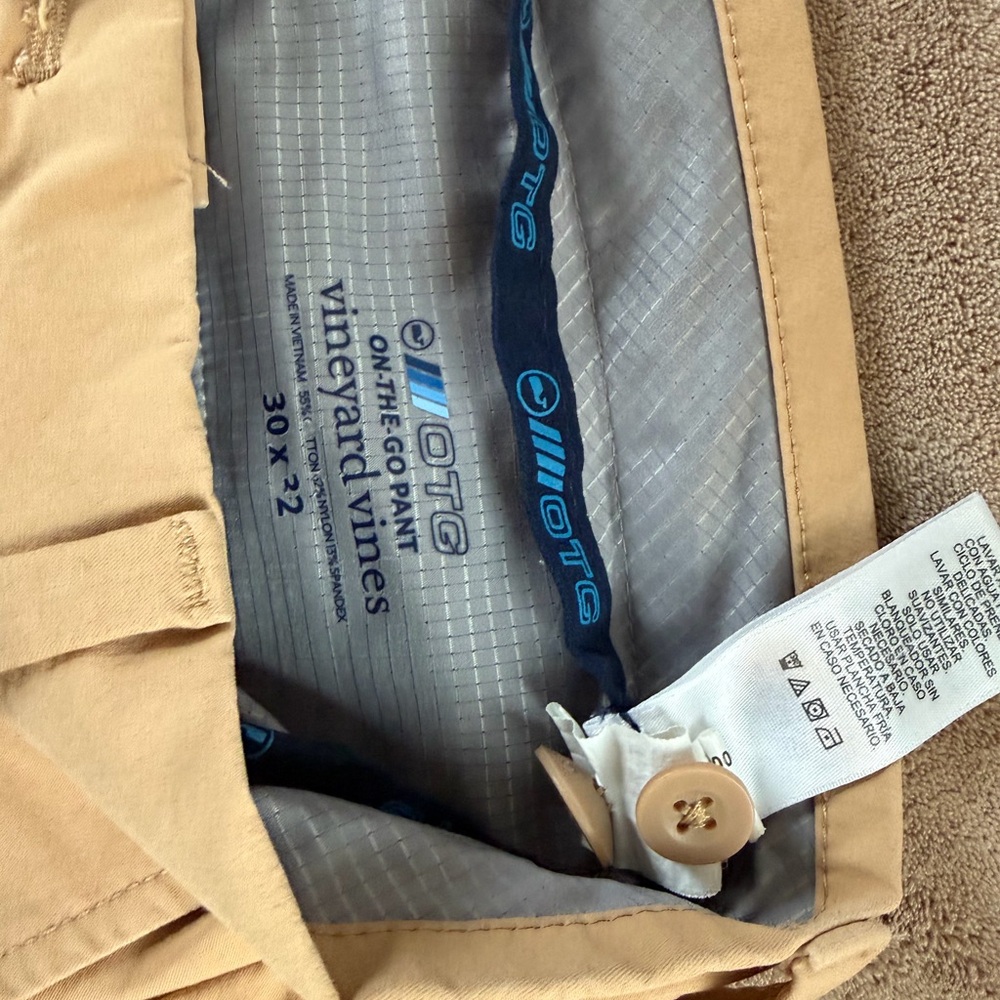 Vineyard Vines Men's on the go pants Khaki Chinos 30x32 - Picture 2 of 7